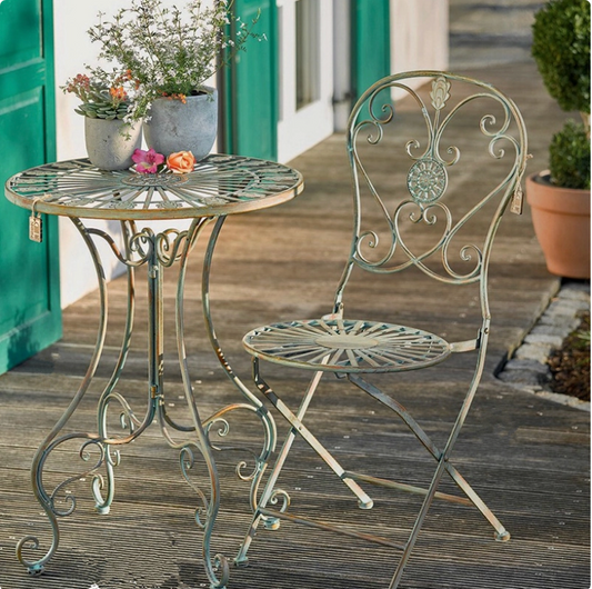 Vintage style metal outdoor garden/balcony table & chair set
