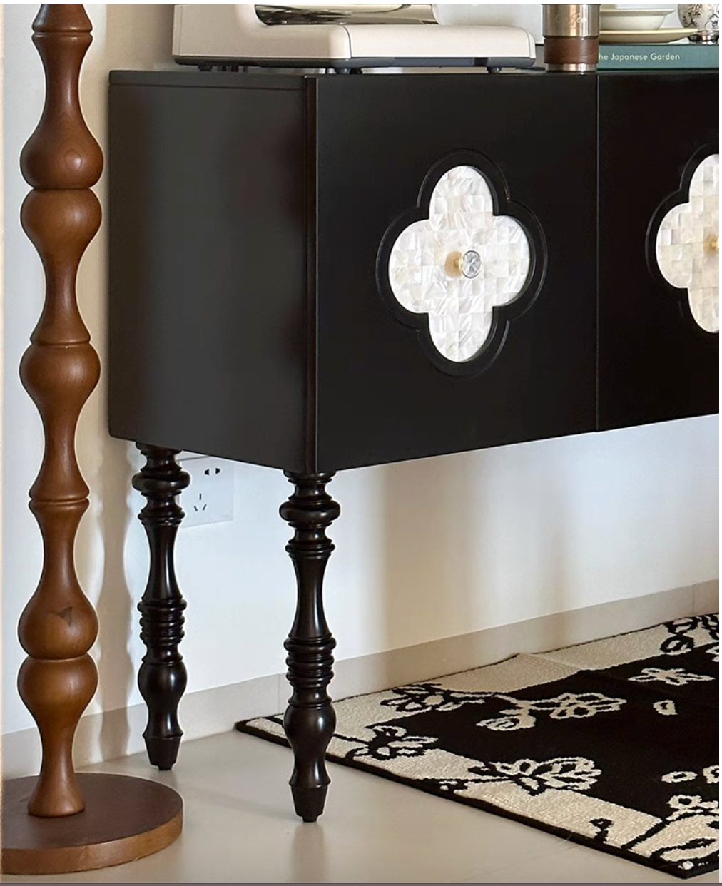 Four Leaf 3-door Sideboard Black and White