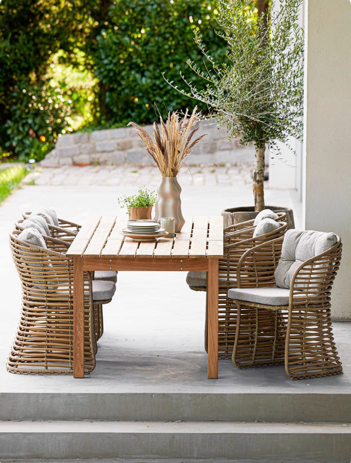 Luxury Morden Garden Rattan Wooden Dinning Table & Chairs set